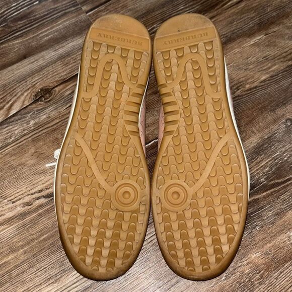 BURBERRY Leather sneakers made in Italy pink color Excellent condition 36.5. - Picture 7 of 10